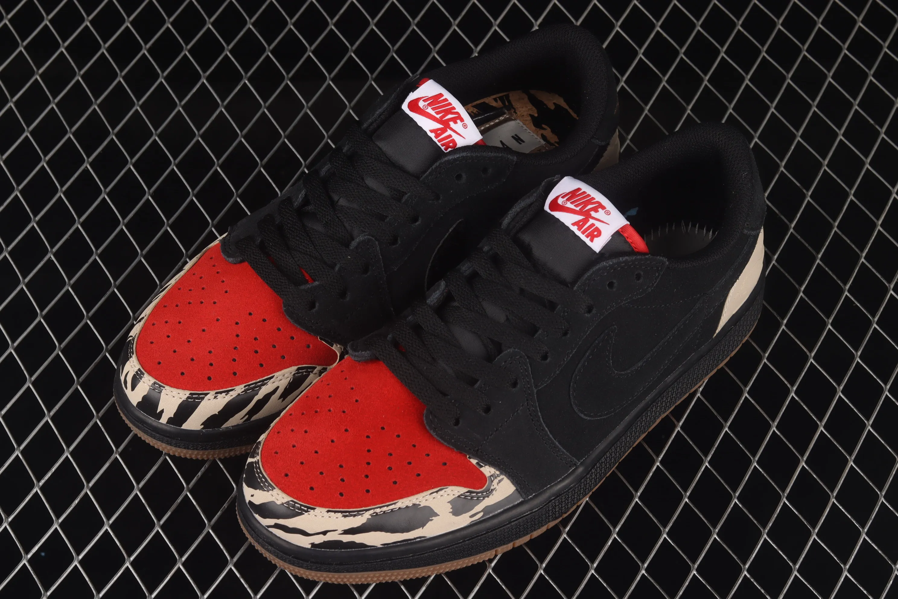 All categories Air Jordan Jordan series basketball shoes Air Jordan 1 Low New version Air Jordan 1 Low "Carnivore" AJ1 Joe 1 carnivore theme black and red low-top cultural sneakers DN3400-001